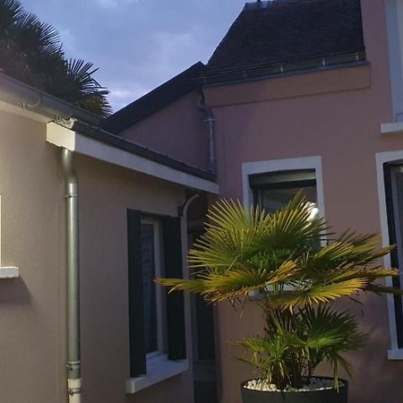 Maison Avec Garage 24 Heures Du Mans Voitures Et Toute Manifestation Le Mans Exteriör bild